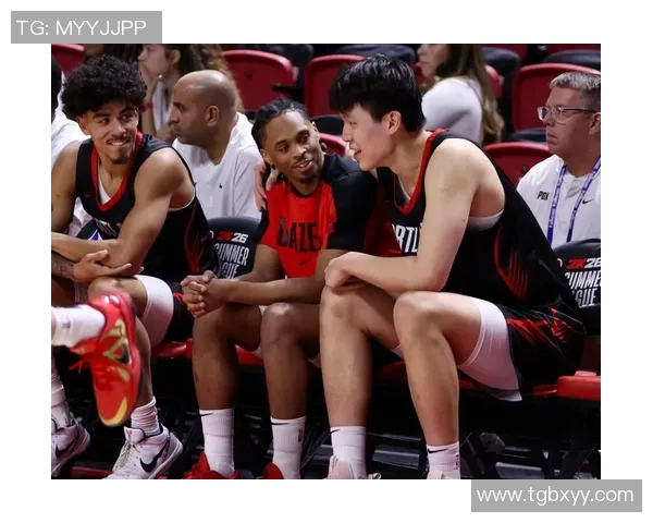 2018年NBA西部首轮精彩对决鹈鹕与开拓者的激烈较量回顾